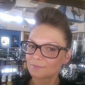 Meet your Posher, Carla